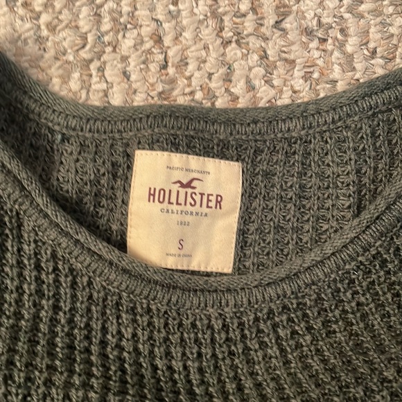 Hollister Sweater - Picture 3 of 3